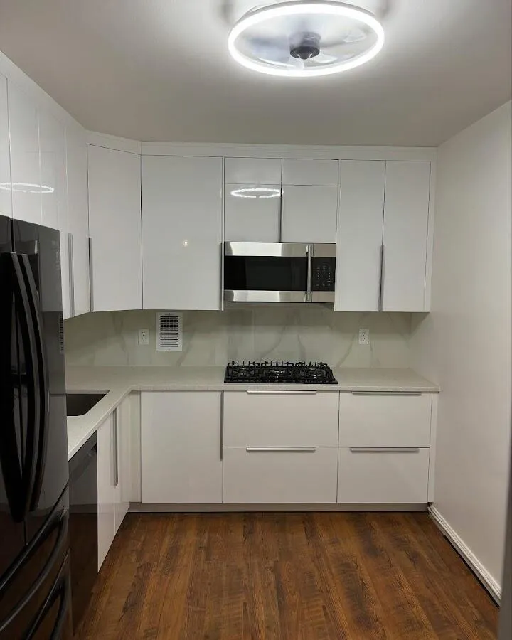 Renovated kitchen with quartz countertops in East Honolulu